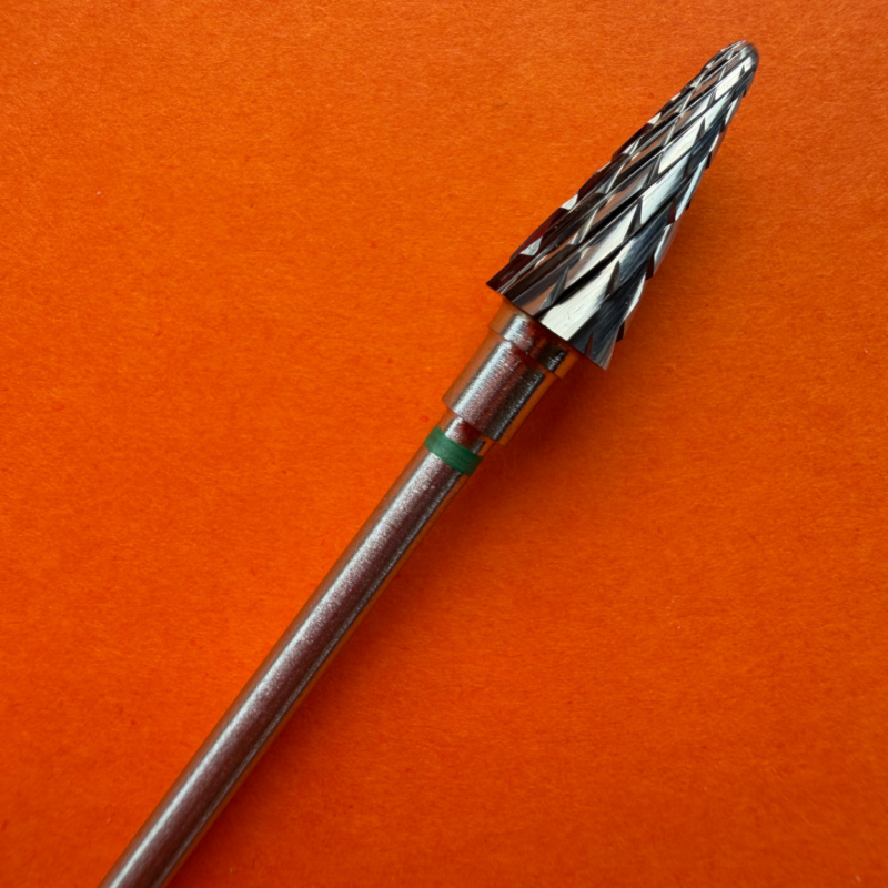 Sharp Cone Bit 4 - 6 mm – pre pravákov, zelený prúžok, karbidový nadstavec na odstránenie prebytočného materiálu
