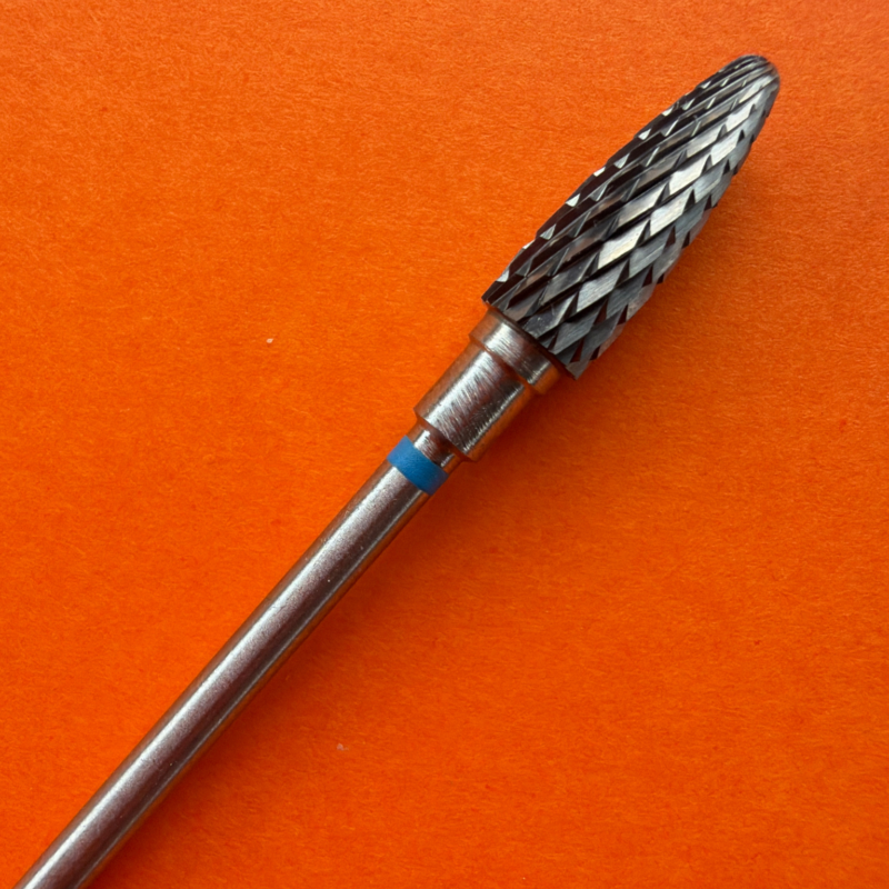 Blue corn Bit 050 – modrý prúžok, carbidový nadstavec na odstránenie prebytočného materiálu pri modelácii nechtov