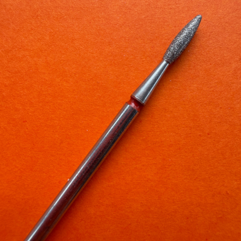 Flame bit (Plamienok) „safe tip“ 021 – červený prúžok, diamantový nadstavec na manikúru